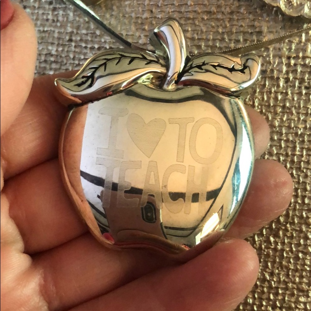 “I love to Teach” Pin or Pendant
